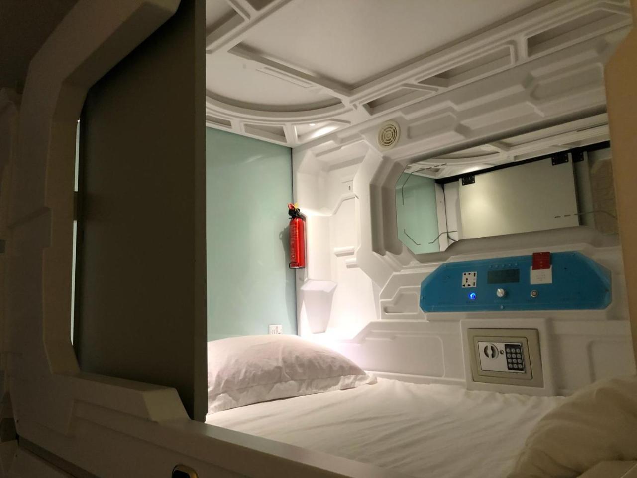 Oh My Pods Hostel Singapura Luaran gambar