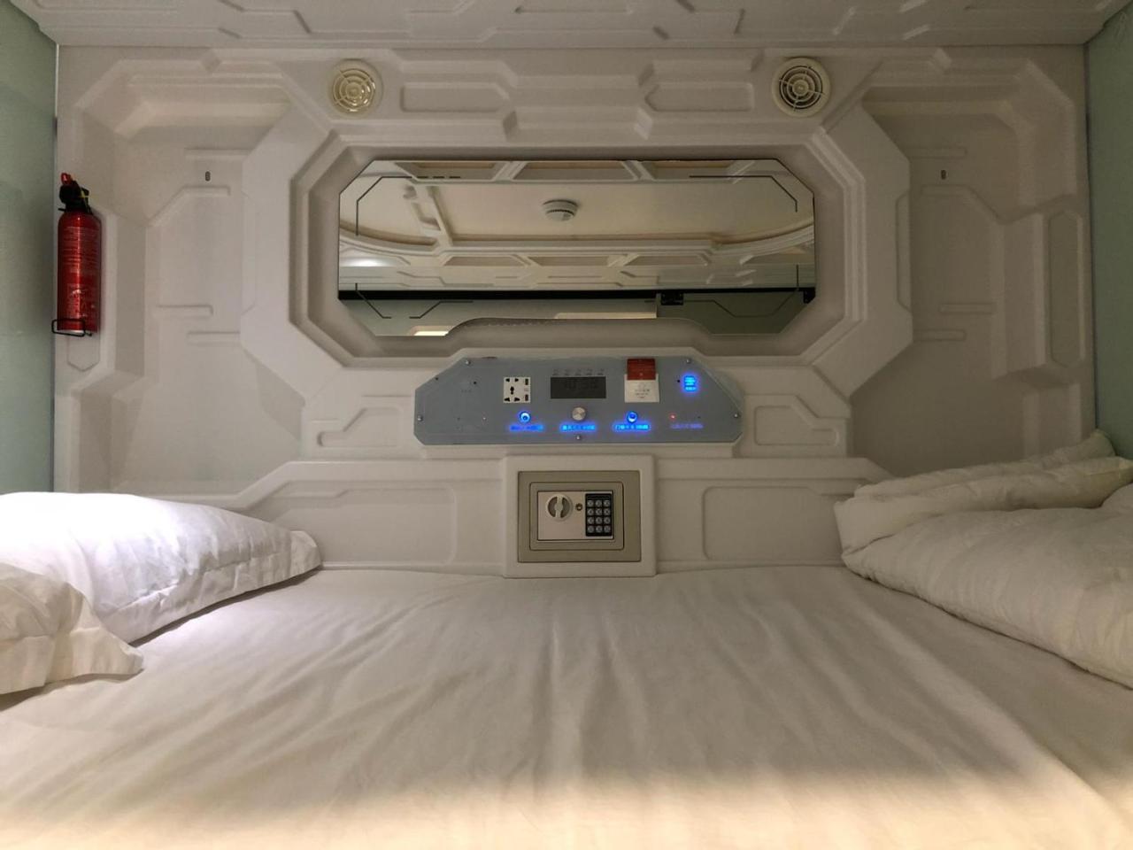 Oh My Pods Hostel Singapura Luaran gambar