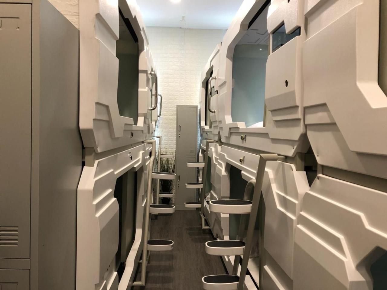 Oh My Pods Hostel Singapura Luaran gambar