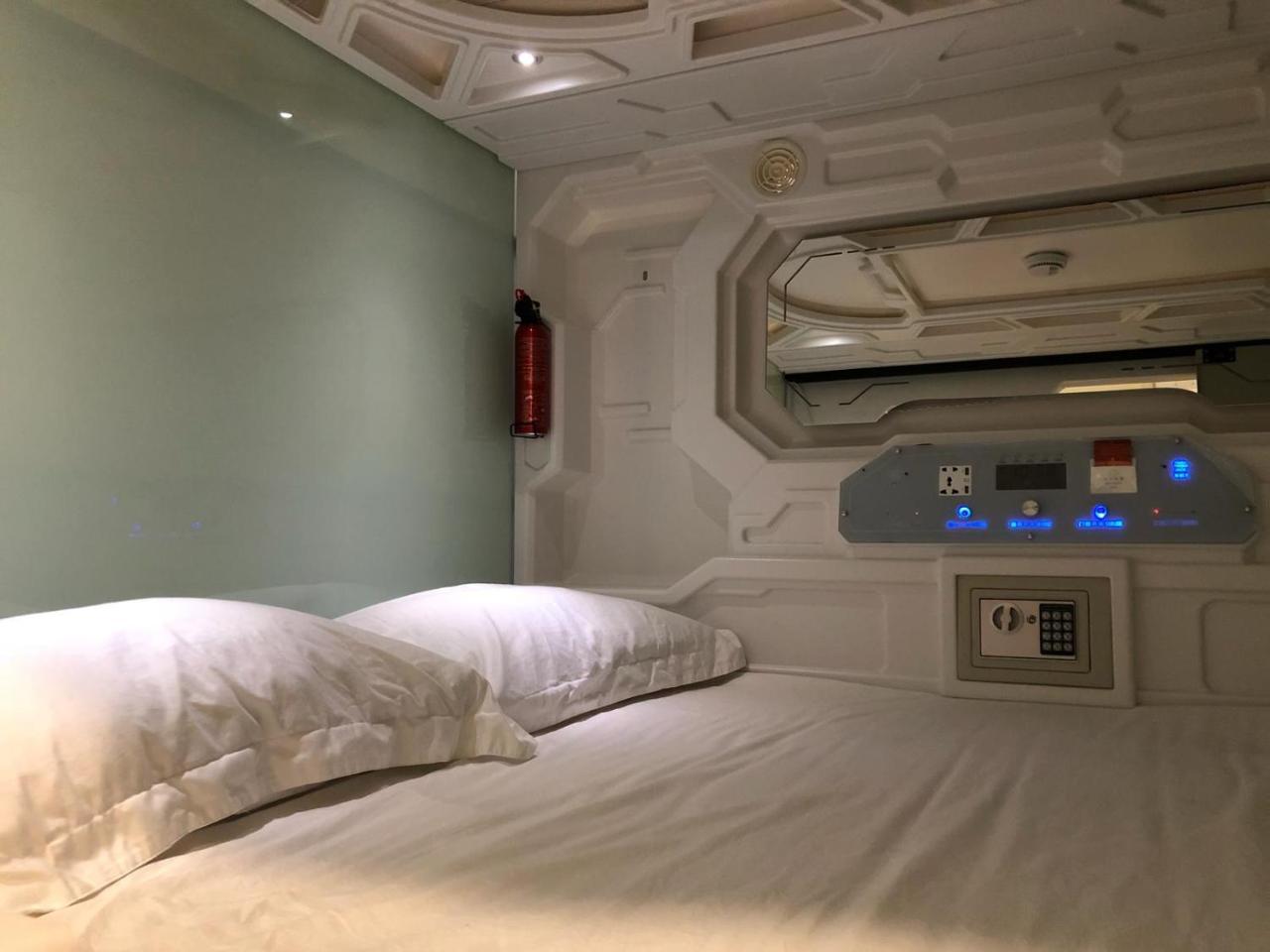 Oh My Pods Hostel Singapura Luaran gambar
